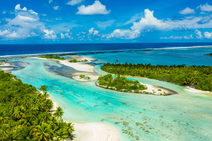 Barrière de corail et lagon bleu à Tahiti